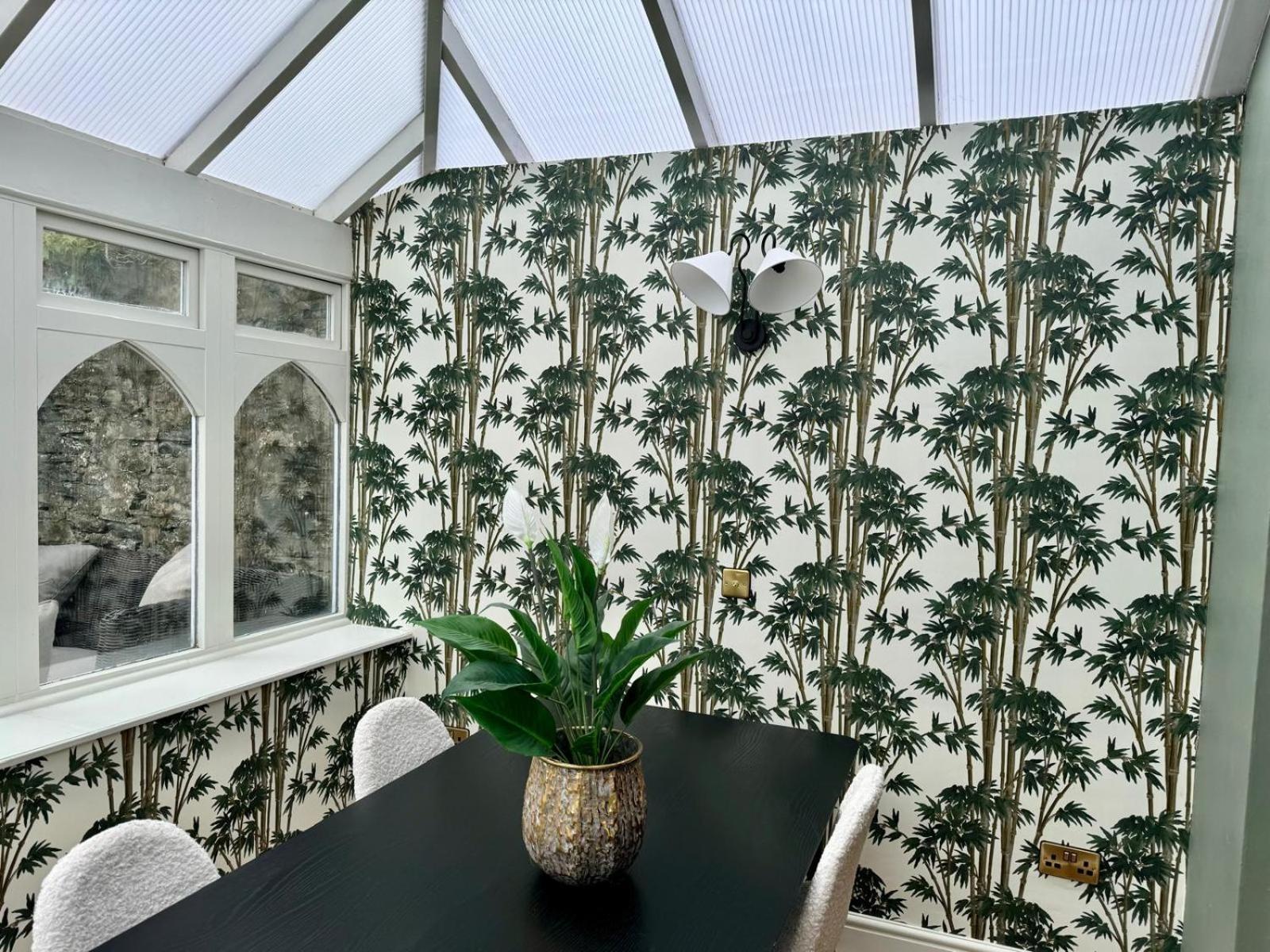 The Coach House On Lane Apartment
